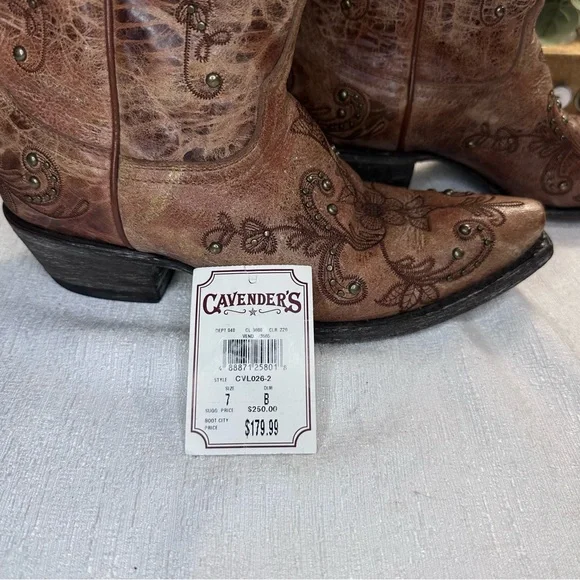 Brown Embroidered Women’s Cavender’s Cowboy Boots with Studs Size 7 B - Picture 6 of 14